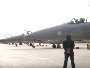 Τα πανίσχυρα F-22 Raptor, F-35, F-15 Eagle, C-17 και F-18 εν δράσει! (βίντεο)